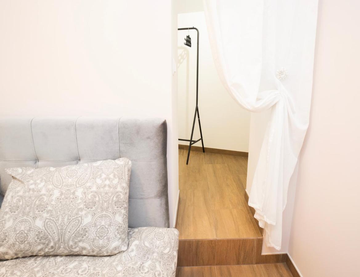 Downhill Apartment On The Groundfloor Kaunas Exterior photo