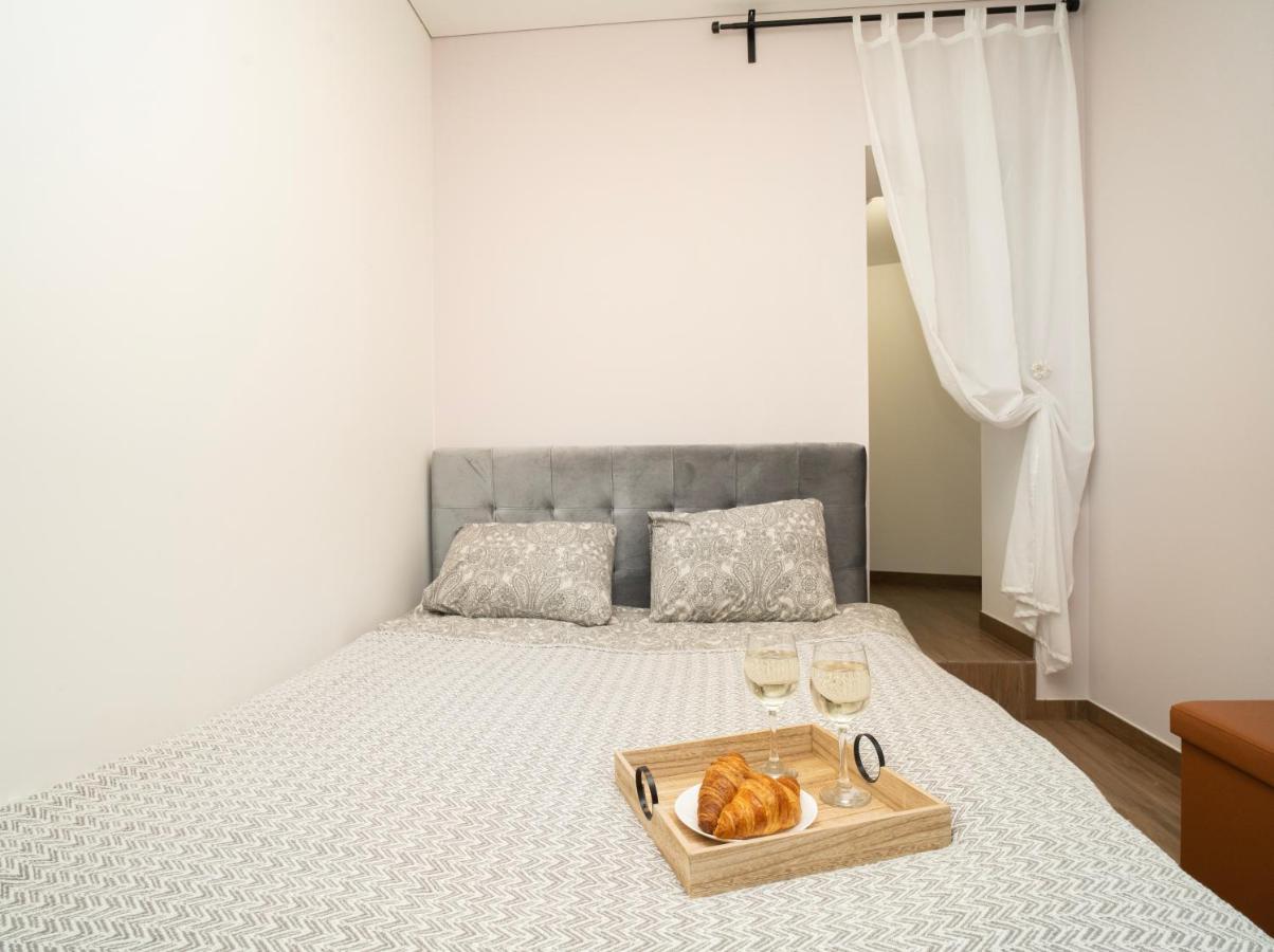 Downhill Apartment On The Groundfloor Kaunas Exterior photo