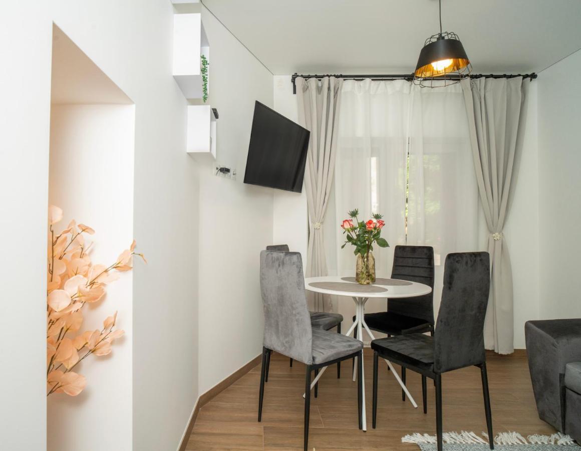 Downhill Apartment On The Groundfloor Kaunas Exterior photo