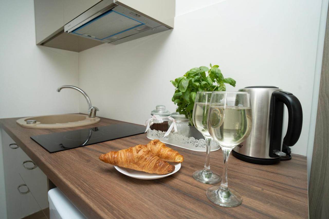 Downhill Apartment On The Groundfloor Kaunas Exterior photo